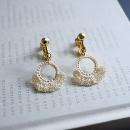 "butterflies in my stomach" lace pierce [ ecru ]