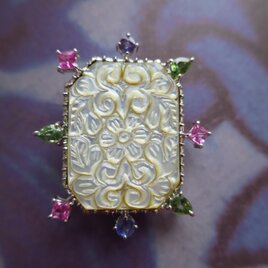 ＳV Shell and Sapphire Broochの画像