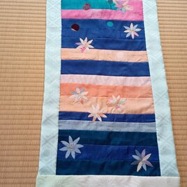 ヴィンテージ着物からタペストリー　春はあけぼの　暮れゆく時の画像