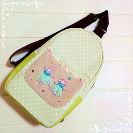 手刺繍のワンリュックショルダーの画像