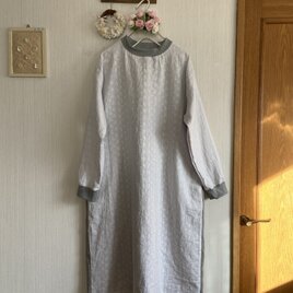 リネン✖️ダブルガーゼ刺繍地のリブワンピースの画像