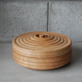 栗の蓋つき盆の画像