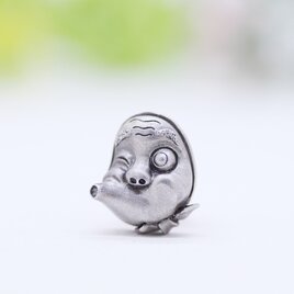 ひょっとこのシルバーブローチ（ピンバッジ）の画像