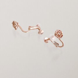 オールドローズのイヤリングの画像