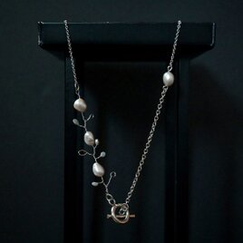 グレー淡水パールネックレス〔ｻｰｼﾞｶﾙｽﾃﾝﾚｽ〕 item19の画像