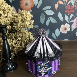 八角形ハウス型のカルトナージュボックス｜Fairy tale pattern＊うさぎ柄×ダイヤ柄（1点物）の画像
