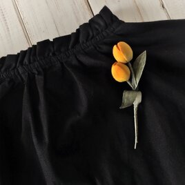 〈染め花〉チューリップの2輪コサージュ(S・イエロー)の画像