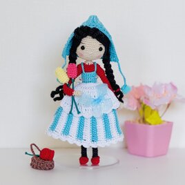 あみぐるみ・チュリップを運ぶ　女の子　黒髪の画像