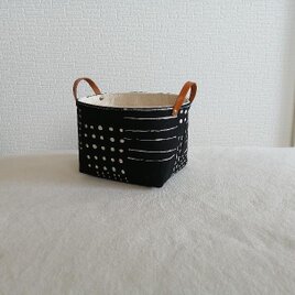 北欧風幾何学模様の小物入れの画像