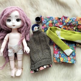 ★sale 背丈１５ｃm 女の子と着物・服・他のセット（２）の画像