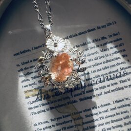 Sunstone Necklace 桜の画像