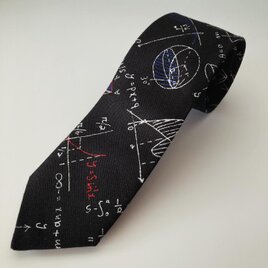 数学柄ネクタイ(黒)の画像