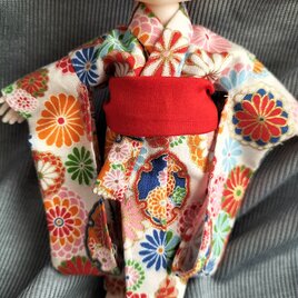 ★sale 背丈１５ｃｍ　セリアドールの着物　白地に菊の古典柄　（４）の画像