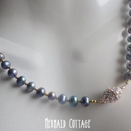 Flesh Pearl Necklace 淡水パールのネックレス　☆ビッグマグネットクラスプ☆黒蝶真珠　バロックパールの画像