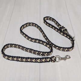 パラコード カフェリード　黒×ゴールド×濃茶　太めのLoveLove編み　中型～大型犬用(全長１2０ｃｍ)　お揃い有りの画像