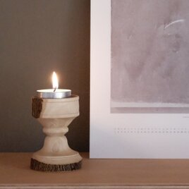 枝のティーライトキャンドルスタンドの画像