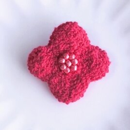 つぶつぶ・もこもこ　赤いお花の刺繍ブローチの画像