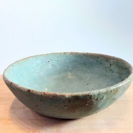 オリーブグリーンの鉢の画像