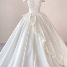 フランス風 ウエディングドレス オフショルダー Aライン ラッフルフリル 編み上げ 結婚式の画像