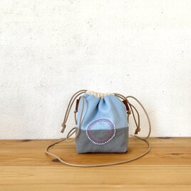 巾着ポーチ　薄水色と薄灰色の画像