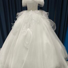 ウェディングドレス オフショルダー 憧れのドレス 繊細レース 花モチーフ 結婚式の画像