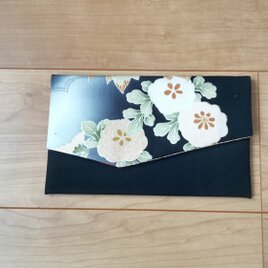 レトロな留袖から豪華なポーチ　絹の画像