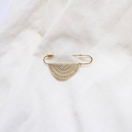 puff ブローチ（シラカシ）