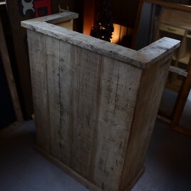 古材のカウンター/小さなお店専用設計の画像