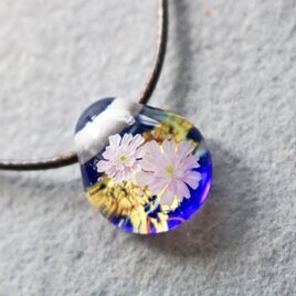 ＊期間限定SALE＊八重桜のとんぼ玉ガラスペンダント（小サイズ）金箔入り　青の画像
