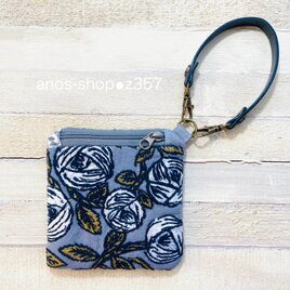 z357●スクエアポーチ（ミナペルホネン刺繍生地使用の画像