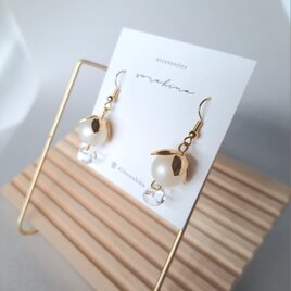 ★c　"シンプルにも個性を…"　春　夏　ウェディング　揺れる　花　パール風×クリア　ピアス／イヤリングeの画像