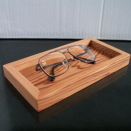 ●New屋久杉　無垢　木製　メガネ置きトレイ　ペントレイ　小物置き　K384