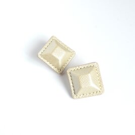 Pastel Airas~square~【レザーピアス/イヤリング】“Champagne”の画像