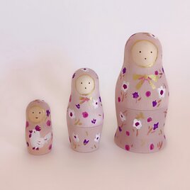ピンクのマトリョーシカの画像