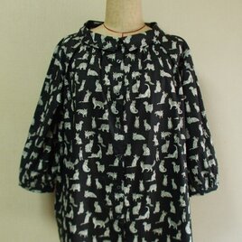リバティタナローン ミャオウ(Meow) 小さいショールカラーのブラウス 着丈６６cm L~LLサイズ すみ黒の画像