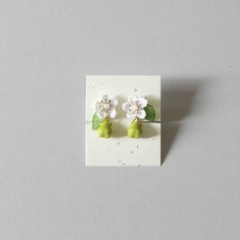 洋梨の花のイヤリングの画像