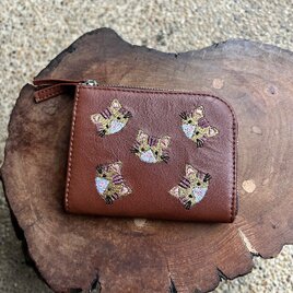 L字ファスナーミニ財布（茶の革に茶トラ猫の刺繍）02014-14の画像