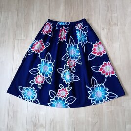 浴衣リメイク　フレアスカート　赤い花青い花の画像