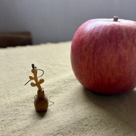 flower vase ピアス(イヤリング、アレルギー対応フック可)のコピーの画像