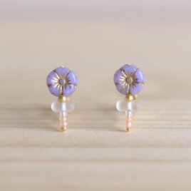 小さな花のイヤリング・ピアス　藤色の小花