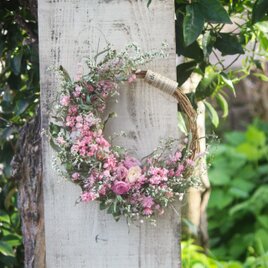 雪柳花時のリースの画像