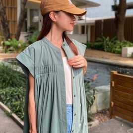 パンツ合わせも◎ カジュアルでも綺麗に決まる ピンタックギャザー コットンシャツワンピース　モスグリーン　0676GRの画像