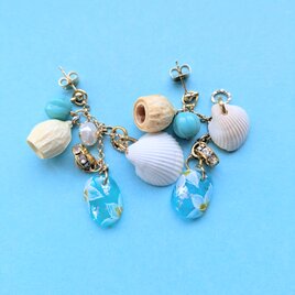自然素材アクセサリーハワイの風／木の実とプルメリア模様ネイルチップと天然石のピアス（イヤリングに変更可）の画像