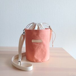 パラフィン加工帆布のバケツショルダーバッグ　《ピンクオレンジ》の画像