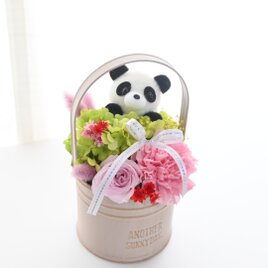 ★送料無料！花とパンダ【プリザーブドフラワー 】 パンダ 誕生日 母の日 花 お祝いの画像