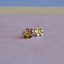 K18ペアピアス　梅の画像