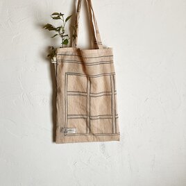 草木染め A4サイズが入るシンプルかばん　びわの画像