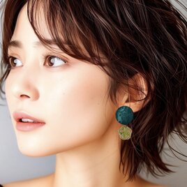 《イヤリング》深緑の艶やかな京都西陣織金襴に水引梅結びの揺れるイヤリングの画像