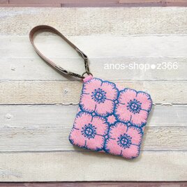 z366●スクエアポーチ（ミナペルホネン刺繍生地使用