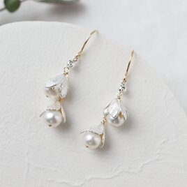 蕾のピアス　二輪の画像